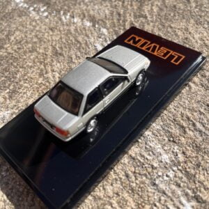 Hobby Japan 1/64 Toyota Corolla LEVIN AE86 GT APEX 2 Door (2-Tone) Diecast Model